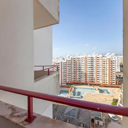 52b - Fandymur Reack Apartment