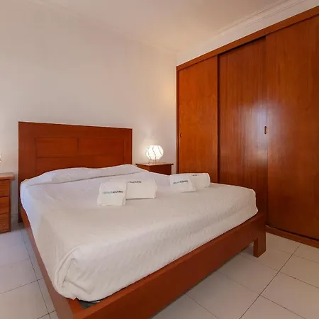 52b - Fandymur Reack Apartment *