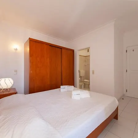 52b - Fandymur Reack Apartment